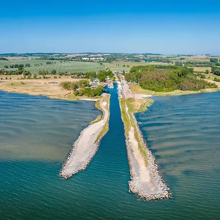 Waterfront Apartmán